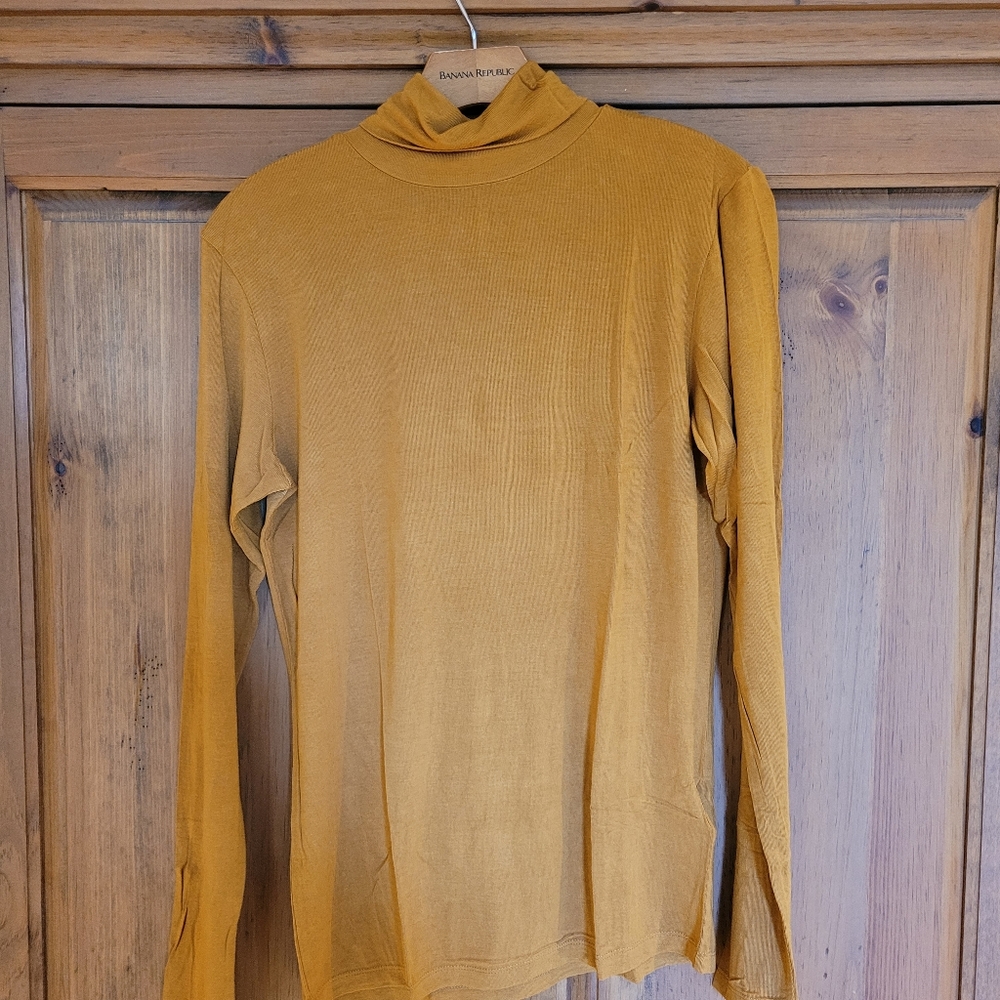 Jersey Mustard Turtleneck